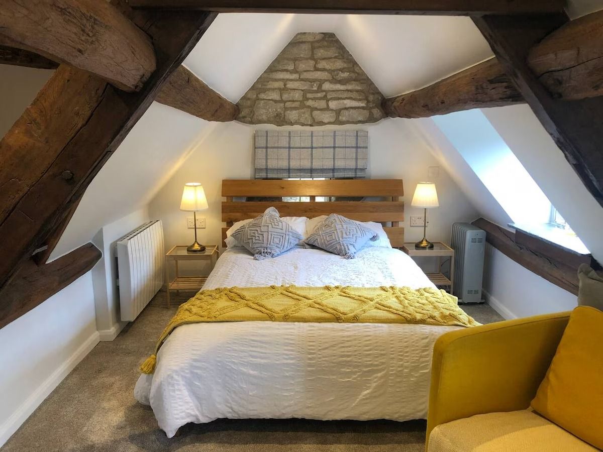 Roll-top bath at Riverside Cottage, Bibury